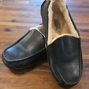 UGG Men's Black Leather Shearling-Lined Slip-Ons